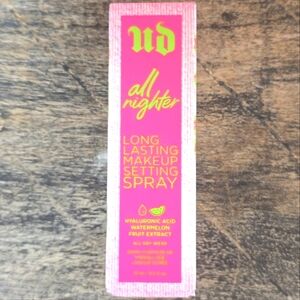 URBAN DECAY ALL NIGHTER LONG-LASTING MAKEUP SETTING SPRAY.